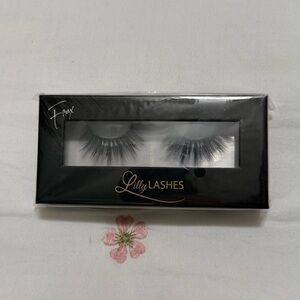 Lilly Lashes 3D faux mink lashes style Miami